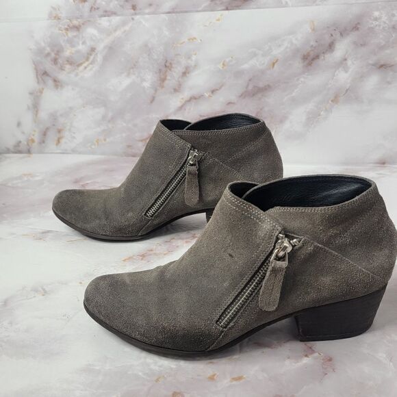 Vaneli Beatriz Bootie Suede Ankle Side Zip Closure Size 7 - Picture 6 of 14